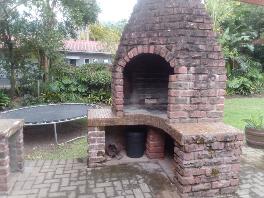 To Let 4 Bedroom Property for Rent in Glen Barrie Western Cape